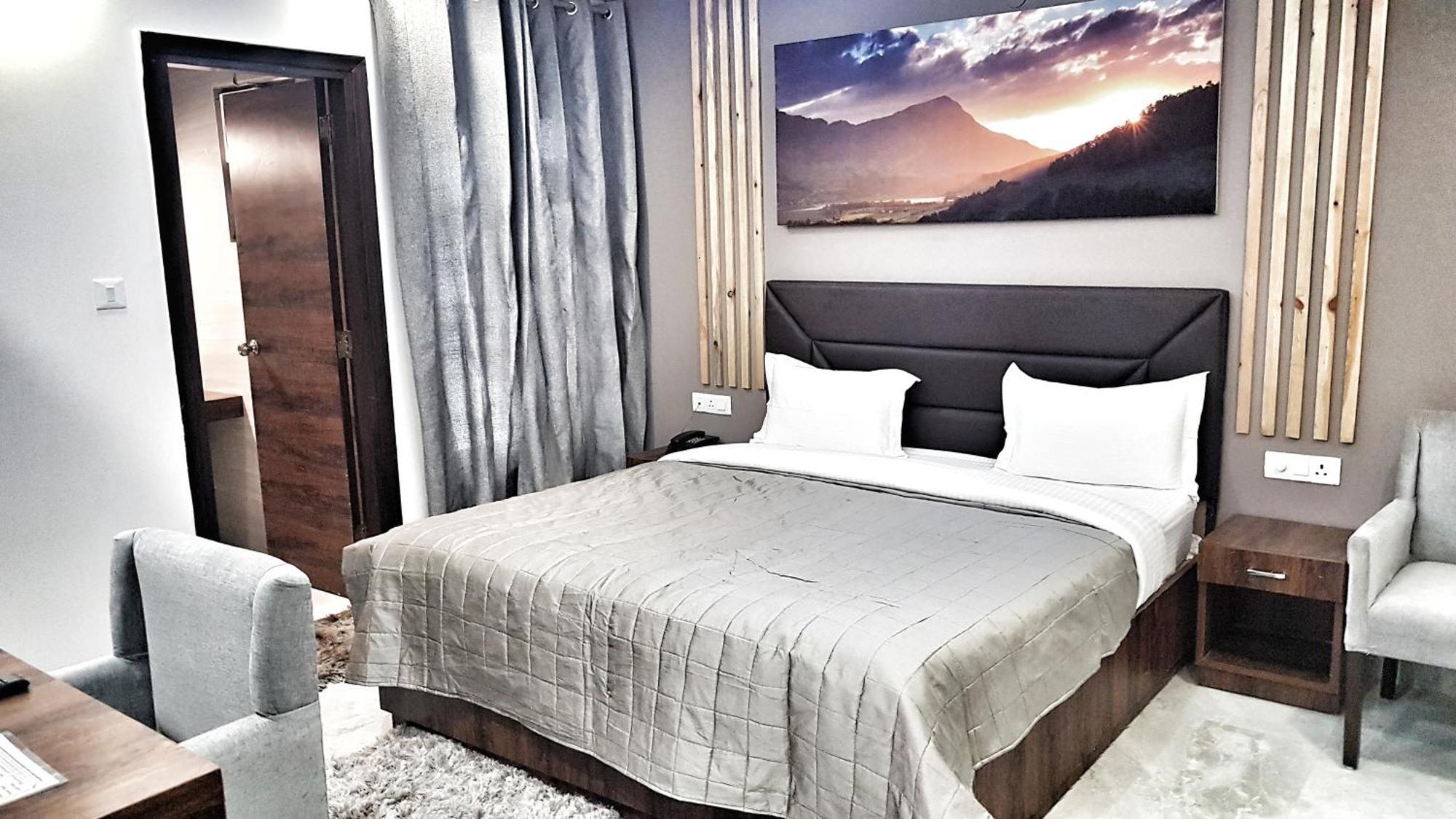 Airport Hotel Delhi Aerocity, 15 Mins Yashobhoomi Nuova Delhi Esterno foto