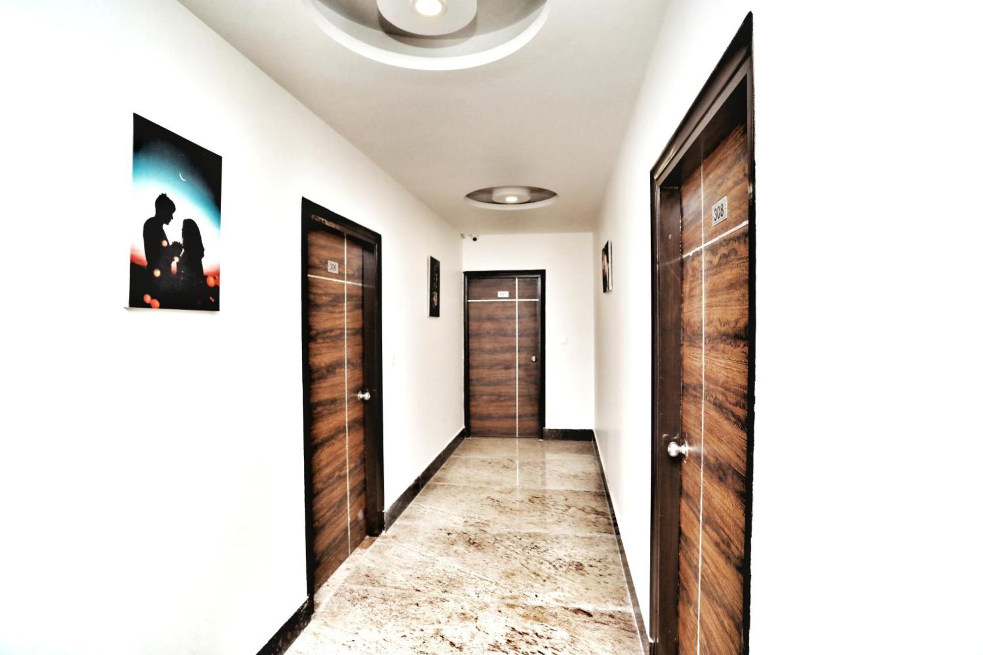 Airport Hotel Delhi Aerocity, 15 Mins Yashobhoomi Nuova Delhi Esterno foto