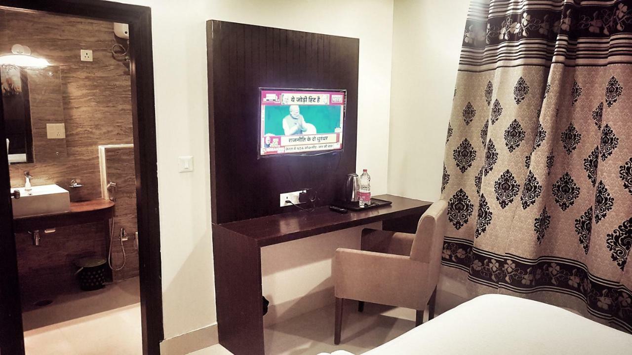 Airport Hotel Delhi Aerocity, 15 Mins Yashobhoomi Nuova Delhi Esterno foto